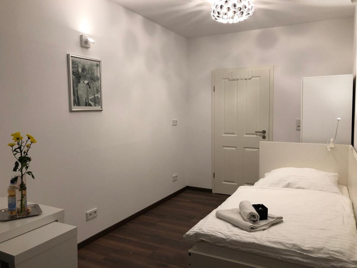New Private Rooms Fürth Esterno foto