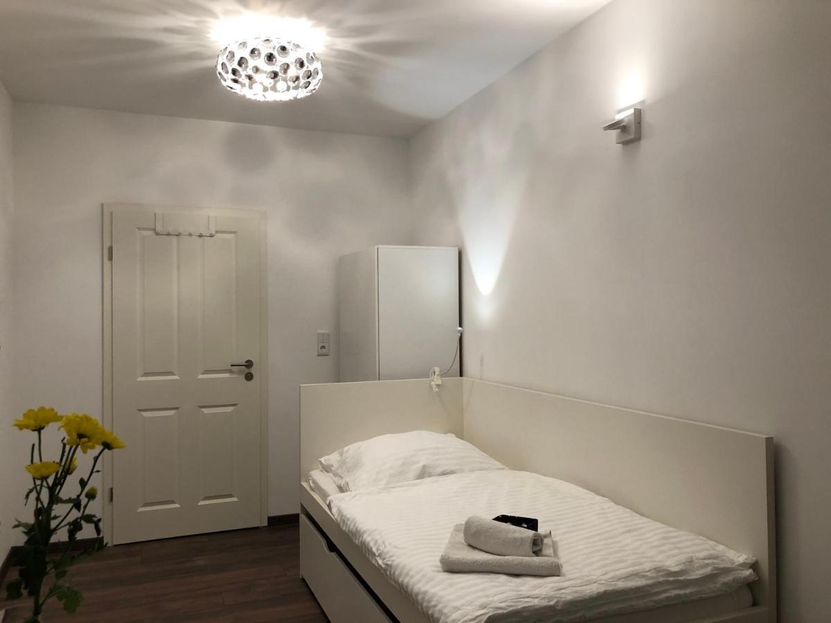 New Private Rooms Fürth Esterno foto